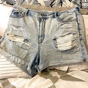 American Eagle Ripped Mom Jean Shorts